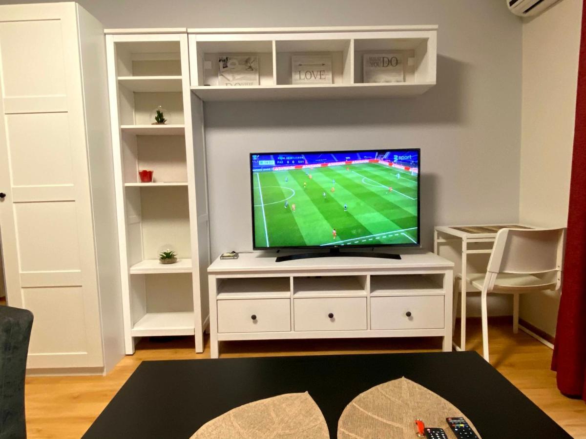 Your Home - Central Studio Apartment, Balcony, Parking & Self Check-In VNO Dış mekan fotoğraf